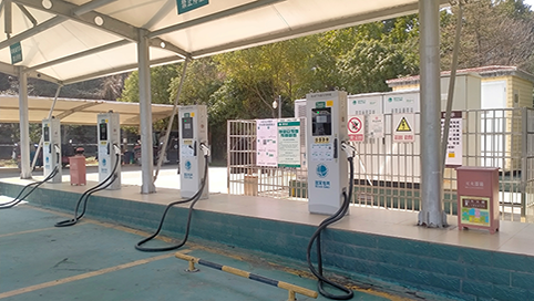 Expressway service area charging station