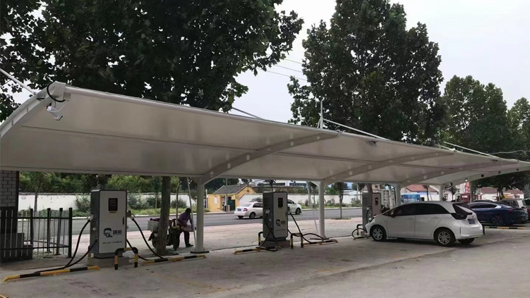 道路边投资新建充电站